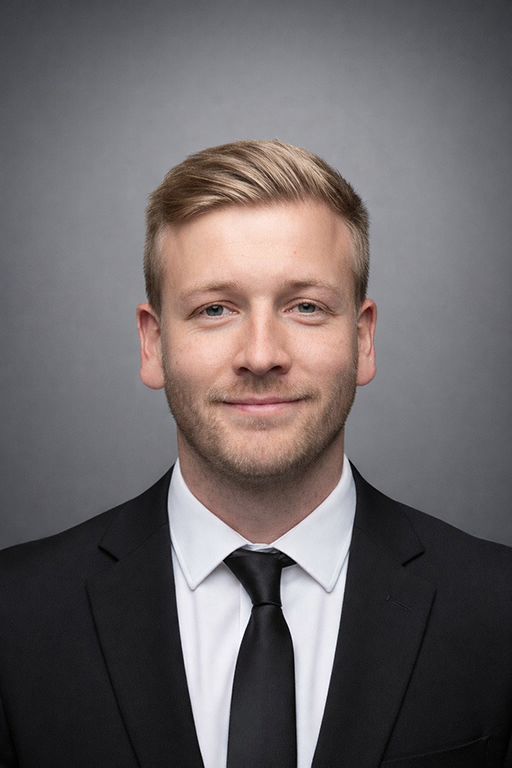 Headshot of Mr Peter Hoadley, expert witness in Accounting